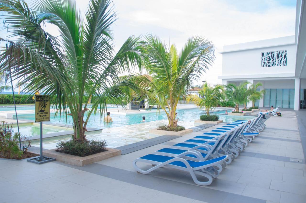 Oceanfront At Arterra, Fast Wifi, Nflix, Kitchen - B Or G Villa Lapu-Lapu City Exteriör bild