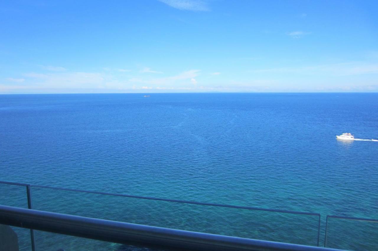 Oceanfront At Arterra, Fast Wifi, Nflix, Kitchen - B Or G Villa Lapu-Lapu City Exteriör bild